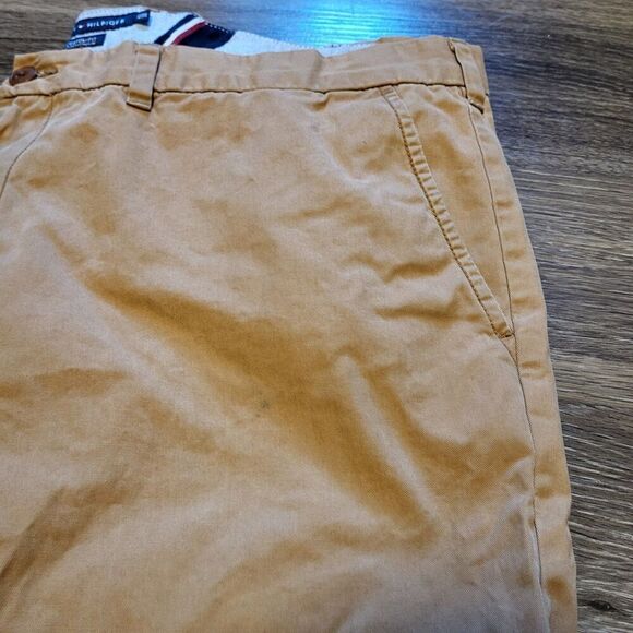 Tommy Hilfiger Custom Fit Khaki Chino Pant, Tan, Mens Size 42x30 - Picture 3 of 8